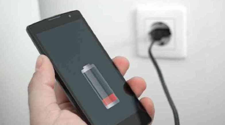 क्या 2019 मोबाइल की बैटरी खत्म होने की समस्या के समाधान का साल होगा?
