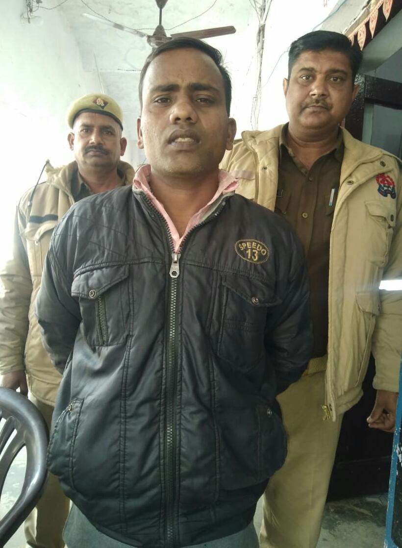 बिहारीगढ पुलिस ने दस लीटर देशी शराब सहित एक तस्कर दबोचा