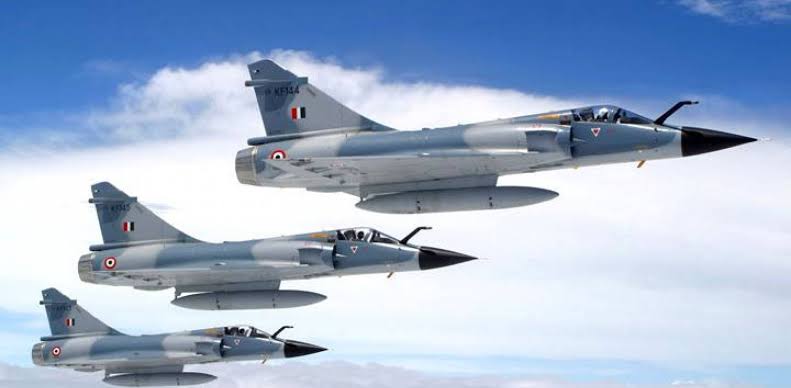 बडी खबर — पाकिस्तान के आतंकी ठिकानो पर भारतीय वायु सेना की भीषण बमबारी