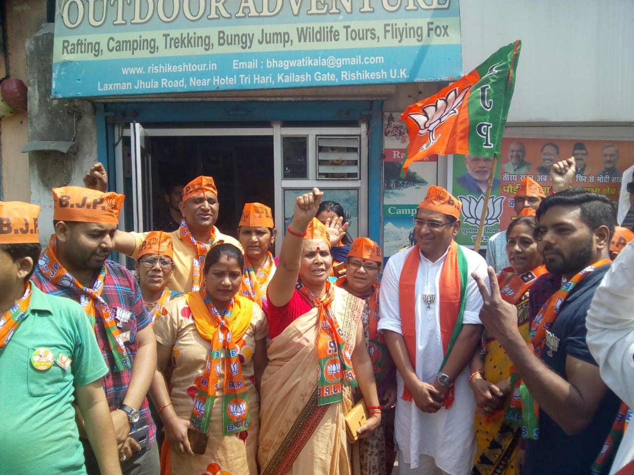 भाजपा सदस्य शौर्य डोभाल ने किया पार्टी के लिए प्रचार लोगों से टीएस रावत को वोट देने का आग्रह