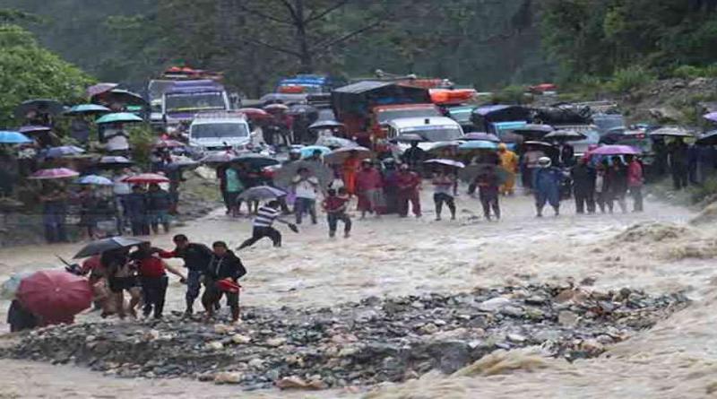 पड़ोसी देश नेपाल में बाढ़ से भीषण तबाही