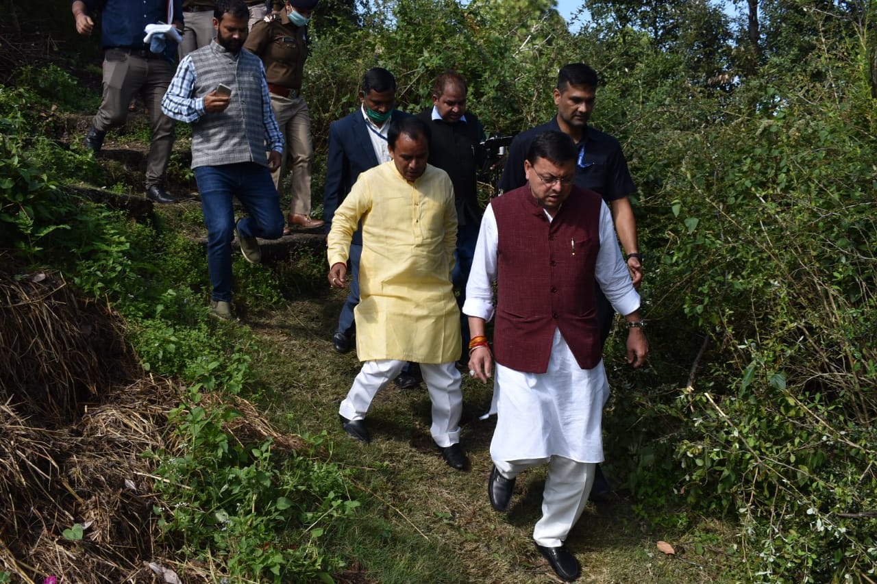 मुख्यमंत्री पुष्कर सिंह धामी ने किया डुंग्री गांव का दौरा