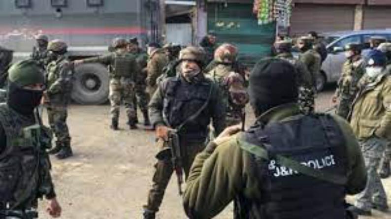 सीआरपीएफ के महानिदेशक समेत एनआइए, आइबी और रा के दो दर्जन वरिष्ठ अधिकारियों ने कश्मीर में डाला डेरा