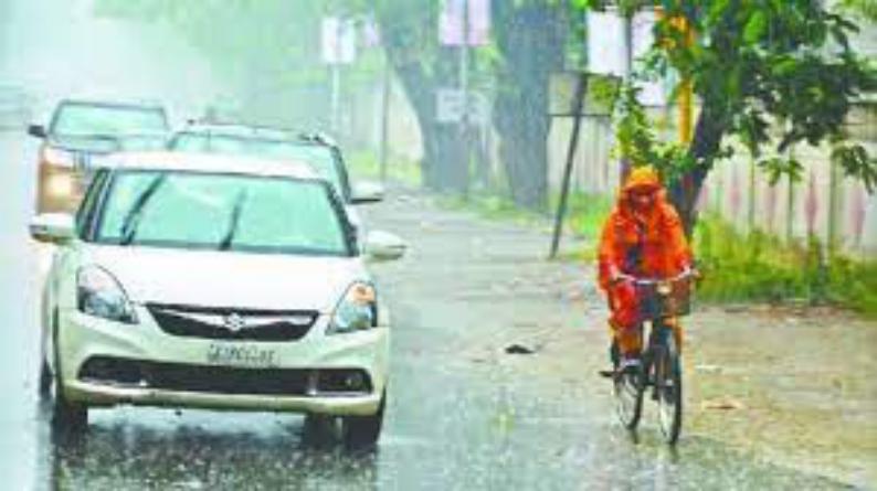 भारी वर्षा को देखते हुए प्रशासन ने देहरादून शहर व मालदेवता क्षेत्र के सभी स्कूलों का अवकाश घोषित