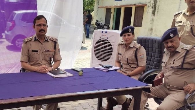 ग्रामीणों को मरता देख डरे आरोपी, पुलिस के डर से बाथरूम में बहा दी थी शराब