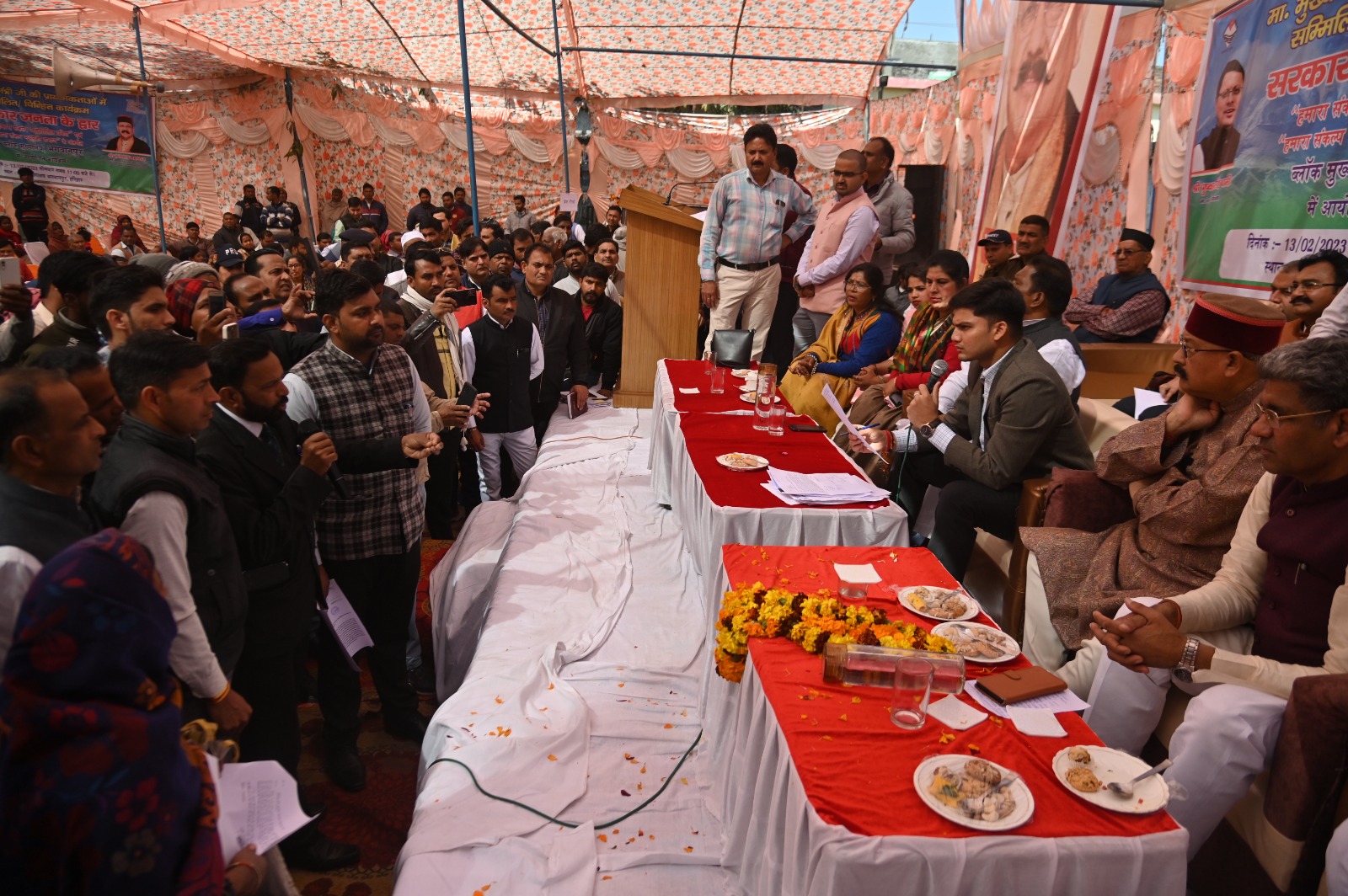 ’’सरकार जनता के द्वार’’ कार्यक्रम में कैबिनेट मंत्री सतपाल महाराज ने इकबाल शुगर मिल द्वारा किसानों का भुगतान न होने के सम्बन्ध में शुगर मिल के खिलाफ एफआईआर दर्ज करने के निर्देश दिये