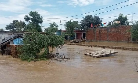 हरिद्वार-रुड़की में कई गांव जलमग्न, कमर तक भरा पानी, हर तरफ दिखा बर्बादी का मंजर