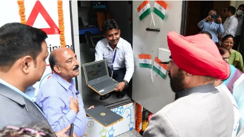 राज्यपाल ने किया क्लैप प्रोजेक्ट का शुभारंभ, ई-कंटेट युक्त डिजिटल वाहन बढ़ाएंगे बच्चों का ज्ञान