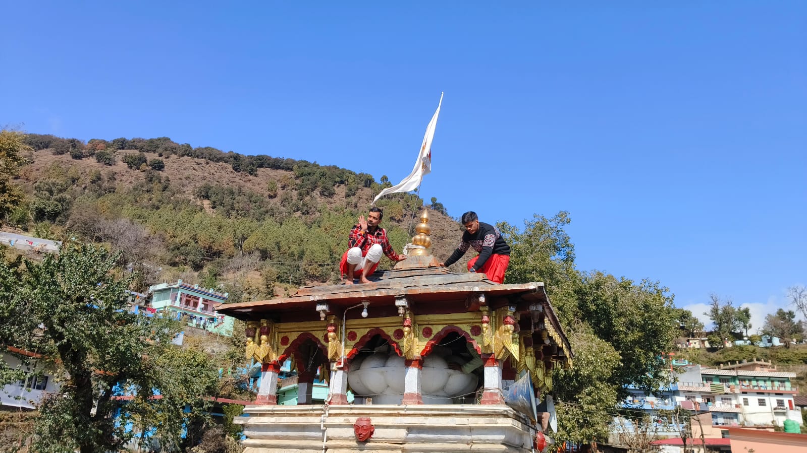 गुप्तकाशी स्थित श्री विश्वनाथ मंदिर में जीर्णोद्धार कार्य शुरू