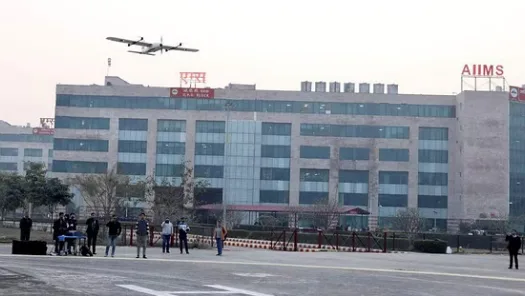 चमोली के रतगांव में सड़क बंद, बीमार महिला को एयरलिफ्ट कर भेजा गया एम्स ऋषिकेश