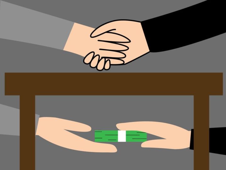 पौड़ी में एक चिकित्सा अधिकारी 20 हजार की रिश्वत लेते रंगेहाथ गिरफ्तार