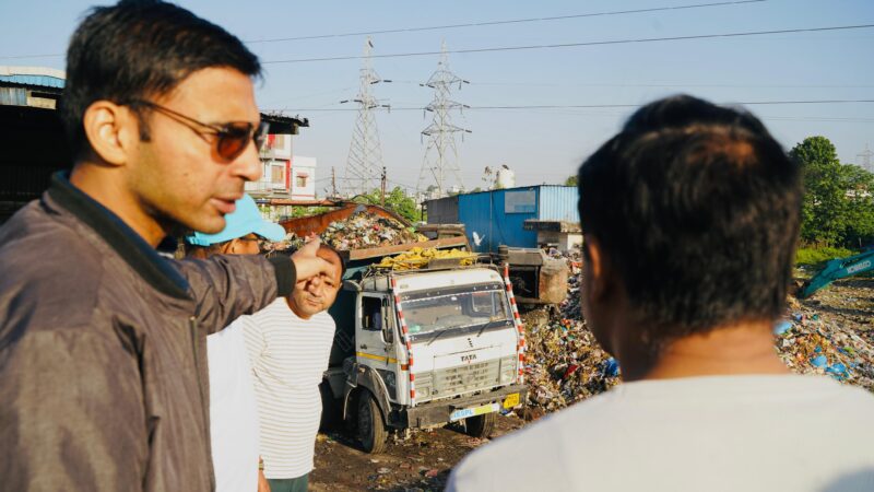 जिलाधिकारी का औचक निरीक्षण, कूड़ा प्रबंधन में लापरवाही पर कंपनियों पर लगा लाखों का जुर्माना