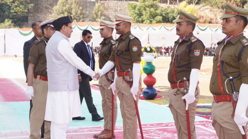 मुख्य निर्वाचन अधिकारी ने राजधानी के पोलिंग बूथों का निरीक्षण कर जनता से लिया फीडबैक