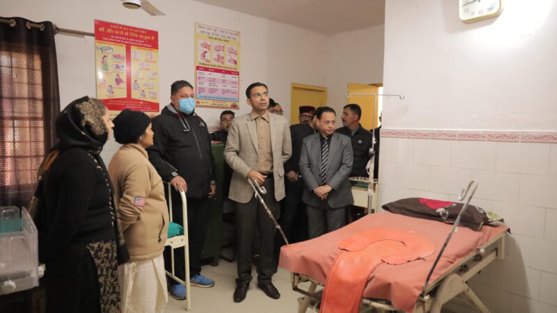 सीएम दौरे के बाद जिलाधिकारी पहुंचे त्यूणी, किया सुविधाओं का निरीक्षण