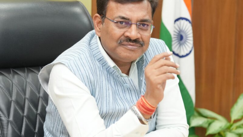 1 मई से उत्तराखंड के सभी विभागों में बायोमैट्रिक उपस्थिति अनिवार्य, ई-ऑफिस प्रणाली भी लागू हो – मुख्य सचिव