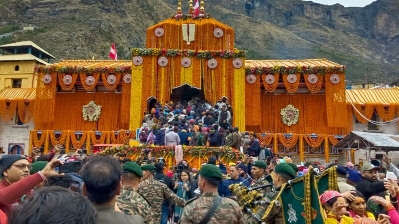 बदरीनाथ धाम में शीतकालीन कपाट बंदी प्रक्रिया शुरू, पंच पूजाओं के साथ देवताओं के आगमन की परंपरा प्रारंभ