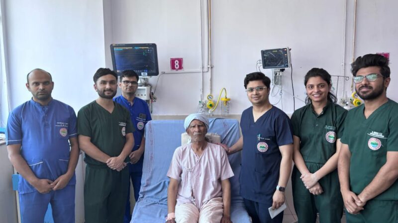 एम्स ऋषिकेश में बिना छाती खोले पहली बार हार्ट बाईपास सर्जरी