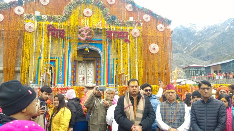 बीकेटीसी अध्यक्ष हेमंत द्विवेदी ने केदारनाथ में की रूद्राभिषेक पूजा, तीर्थयात्रियों से लिया फीडबैक