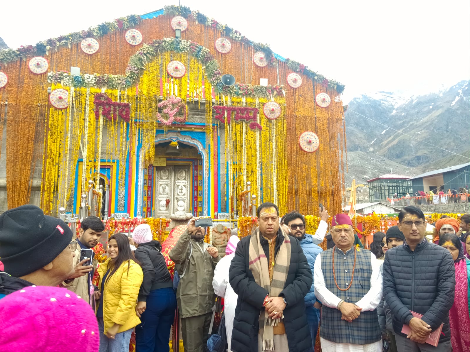 बीकेटीसी अध्यक्ष हेमंत द्विवेदी ने केदारनाथ में की रूद्राभिषेक पूजा, तीर्थयात्रियों से लिया फीडबैक
