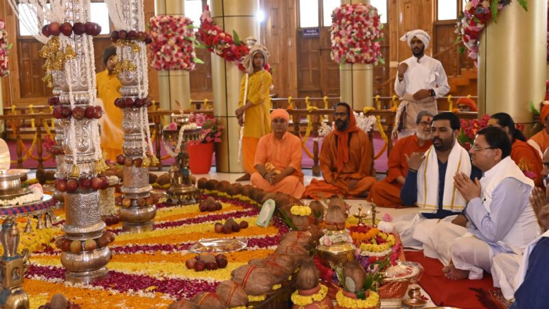 डोल आश्रम में श्री पीठम स्थापना महोत्सव में शामिल हुए मुख्यमंत्री धामी, कहा– आध्यात्मिक पर्यटन को मिलेगा बढ़ावा