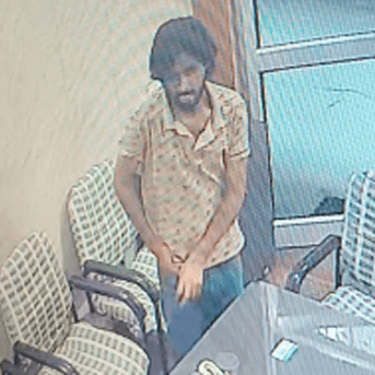 रुड़की: सुबह-सुबह महिला की चेन लूटकर फरार हुए बदमाश, कार से भागते हुए CCTV में हुए कैद