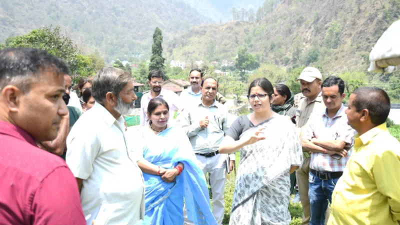 वित्त आयोग के दौरे से पहले नैनीताल डीएम ने लिया चाफी और अलचोना में तैयारियों का जायजा, ग्रामीणों से भी किया संवाद