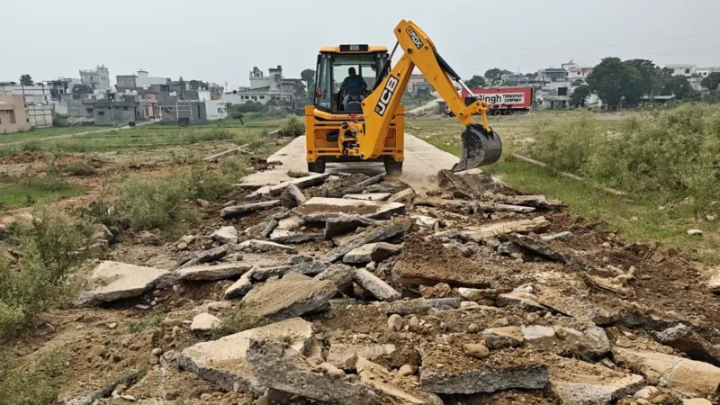 देहरादून के विकासनगर और ऋषिकेश में अवैध प्लॉटिंग व निर्माणों पर चला MDDA का बुलडोजर, कई भवन सील और ध्वस्त