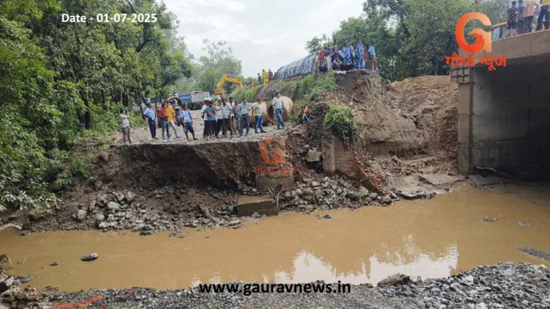 कोटद्वार-नजीबाबाद के बीच दो स्थानों पर हाईवे ध्वस्त, यातायात पूरी तरह ठप, रोडवेज बसें भी रुकीं