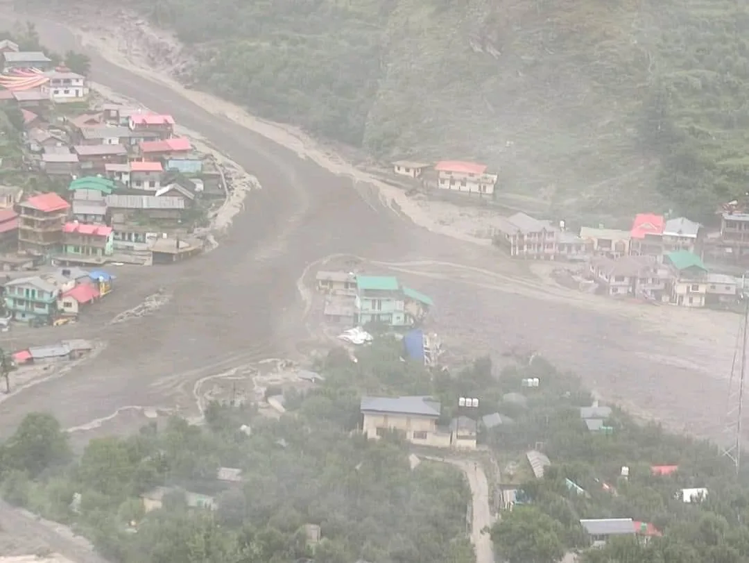 उत्तरकाशी के धराली में फटा बादल, मचा हाहाकार, देखिए फोटो