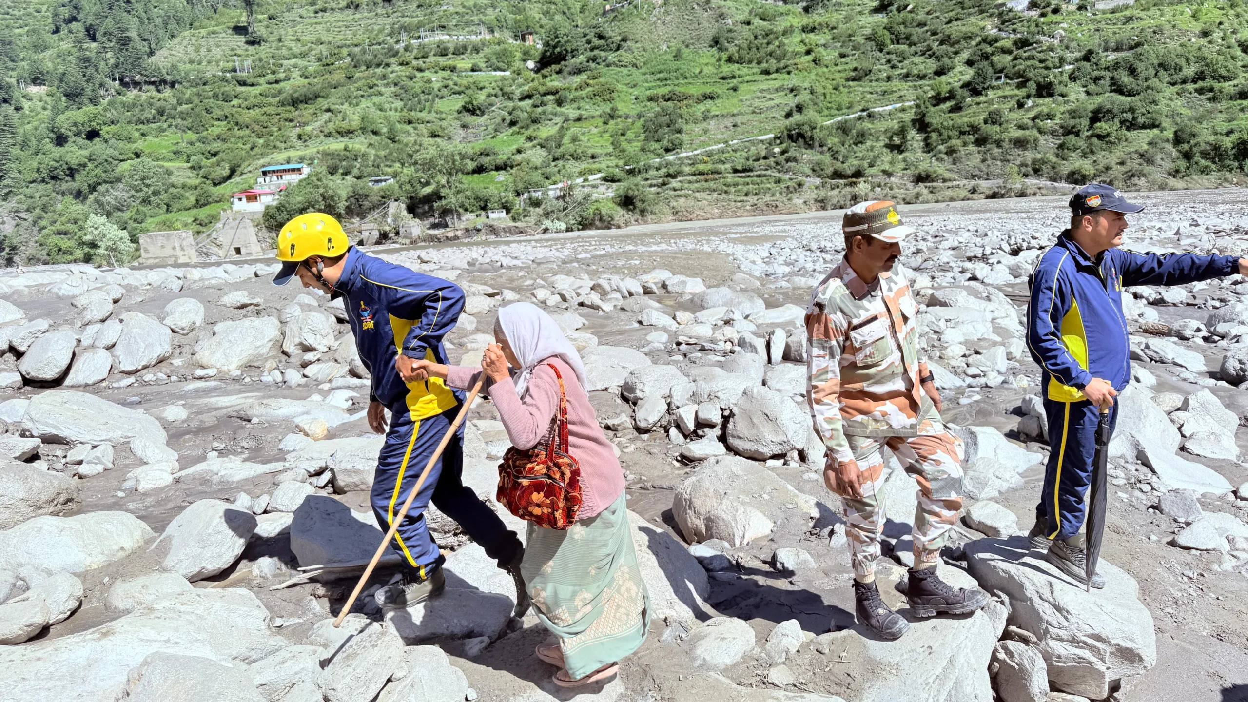 उत्तरकाशी आपदा: हर्षिल व गंगोत्री से अब तक रेस्क्यू चालू, 274 सुरक्षित