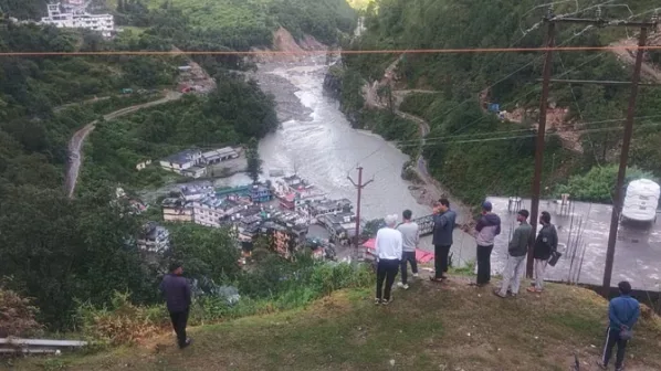 उत्तरकाशी: यमुनोत्री हाईवे फिर बंद, स्यानाचट्टी में मलबा-बोल्डर से झील बनने लगी