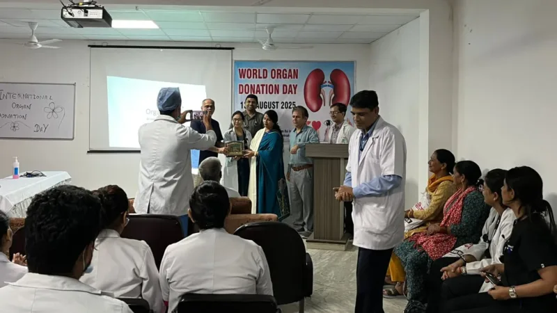 विश्व अंगदान दिवस पर श्री महंत इन्दिरेश अस्पताल ने किडनी दानदाताओं को किया सम्मानित, अब तक 30 सफल प्रत्यारोपण