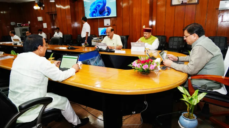 उत्तराखंड कैबिनेट बैठक: कुक्कुट आहार सब्सिडी, देहरादून ई-बस सेवा और भूमि आवंटन पर अहम फैसले