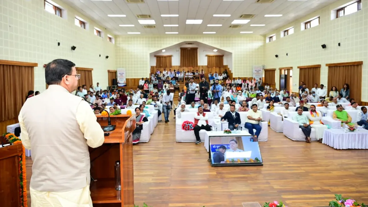 मुख्यमंत्री धामी ने वरिष्ठ नागरिकों और दिव्यांगजनों से संवाद कर दी बड़ी सौगातें