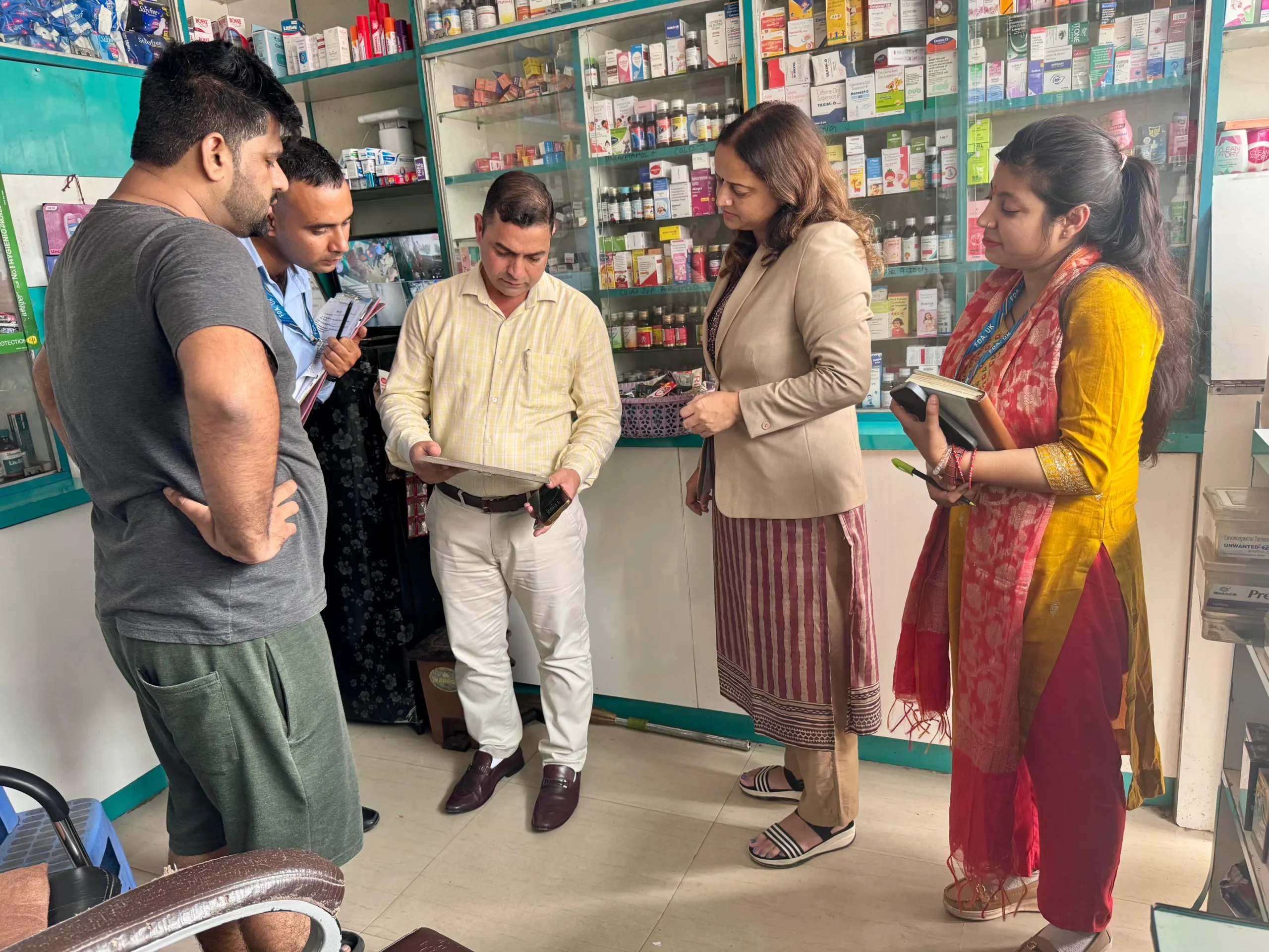 देहरादून में Safe Drugs: Safe Life अभियान के तहत छह मेडिकल स्टोर कराये बंद, एक्सपायर दवाइयां बरामद