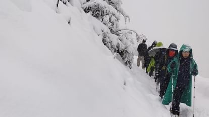 गंगोत्री नेशनल पार्क में दो दिन ट्रैकिंग पर रोक, बर्फबारी के कारण गोमुख-तपोवन मार्ग बंद