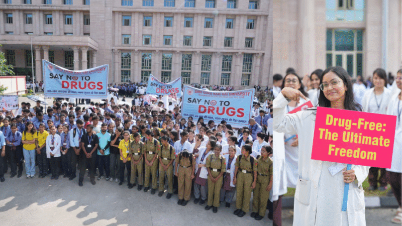 देहरादून में एसजीआरआर यूनिवर्सिटी के छात्रों ने निकाली नशा मुक्ति रैली, युवाओं ने लिया नशामुक्त समाज का संकल्प