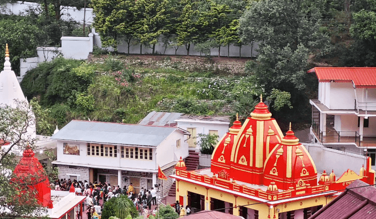 उत्तराखंड: कैैंची धाम के पास रेस्टोरेंट में संदिग्ध हालात में गोली लगने से युवक की मौत, पुलिस जांच में जुटी