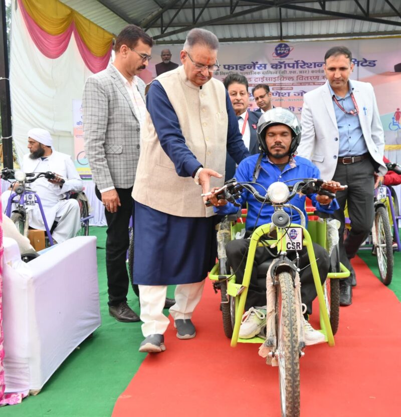 देहरादून में गणेश जोशी ने दिव्यांगजनों को 169 मोटराइज्ड ट्राइसाइकिलें वितरित कीं