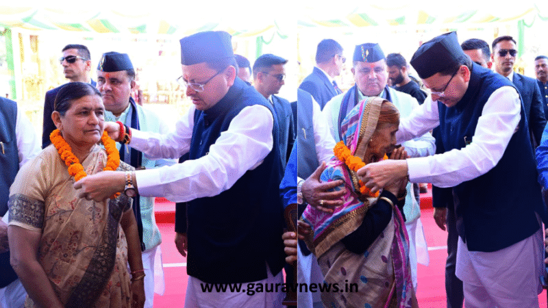 राज्य आंदोलनकारियों की पेंशन बढ़ी, शहीदों को पुष्पवर्षा से श्रद्धांजलि