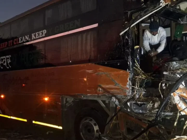 देहरादून–हरिद्वार हाईवे पर बस की टक्कर, चालक की मौत; सुरक्षा पर सवाल फिर तेज