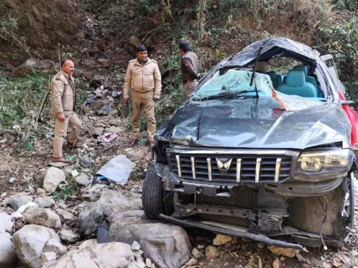 कैंची धाम के पास खाई में गिरी श्रद्धालुओं की स्कॉर्पियो, तीन की मौत, पांच घायल