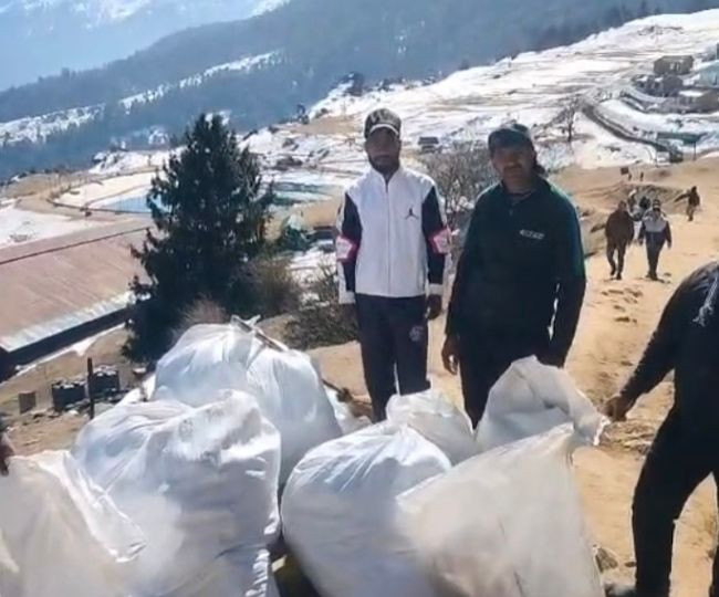 औली स्की चैंपियनशिप के बाद 13 क्विंटल प्लास्टिक कचरा हटाया गया