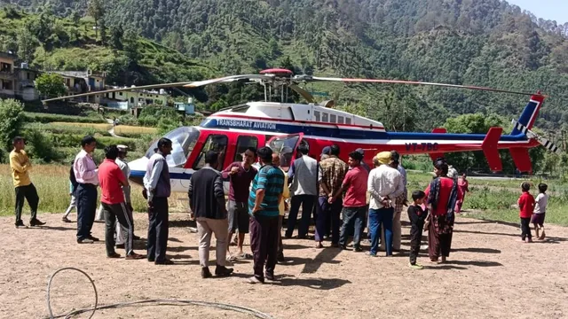 बदरीनाथ से लौट रहे हेलिकॉप्टर की आपात लैंडिंग, घाटी में अचानक बने डाउनड्राफ्ट से टला बड़ा हादसा